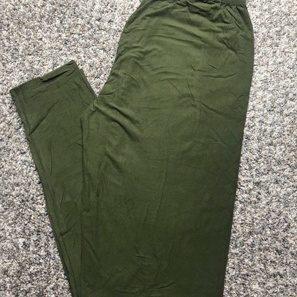 Camo green leggings